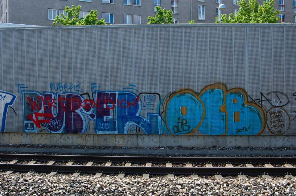 Graffiti Bombing in Austria - Photo by okeey - puber, Line, Wien