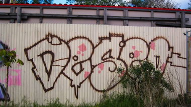 Graffiti Bombing in Wien - Photo by okeey - Deseo, Wien, Vienna