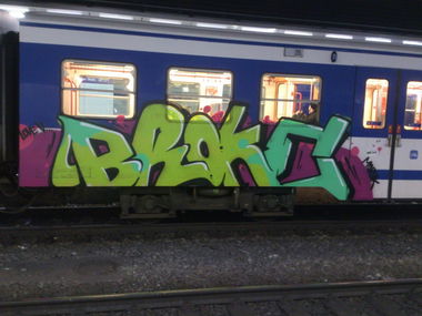 Graffiti Train in Wien - Photo by okeey - Line, Wien, Vienna