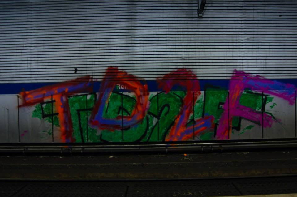 Graffiti Bombing in Austria - Photo by okeey - td2f, Line, Wien