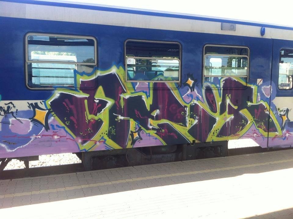 Graffiti Train in Wien - Photo by okeey