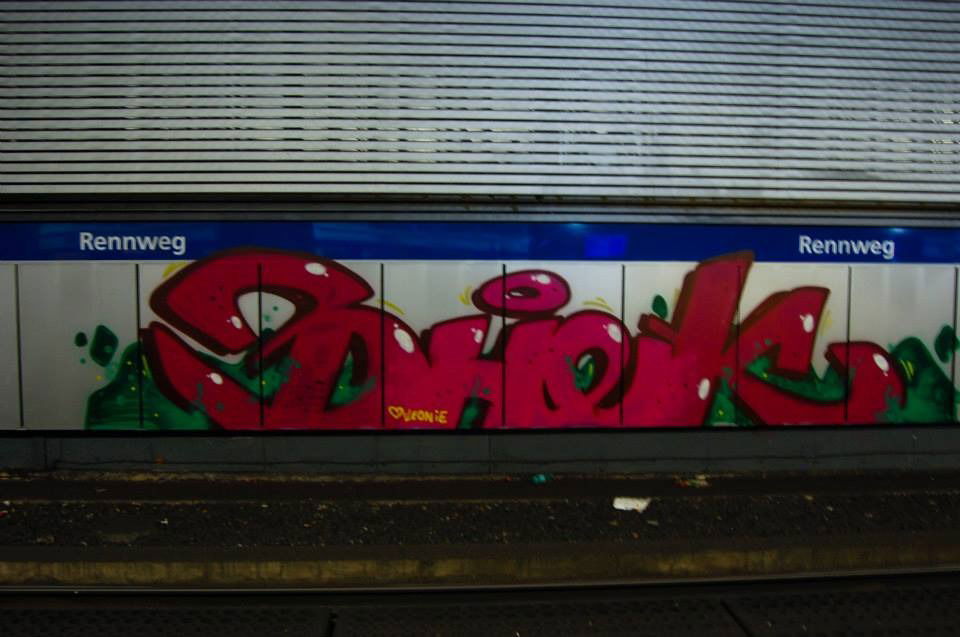 Graffiti Bombing in Austria - Photo by okeey - bhek, Line, Wien