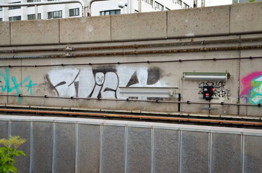 Graffiti Bombing - Photo by okeey