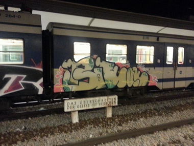 Graffiti Train in Wien - Photo by okeey - Line, Wien, Vienna