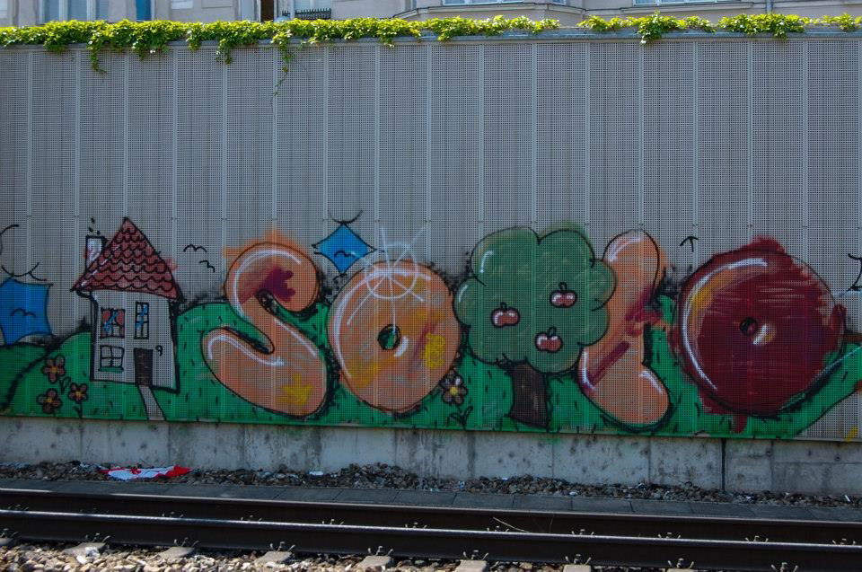 Graffiti Bombing in Austria - Photo by okeey - solo, Line, Wien