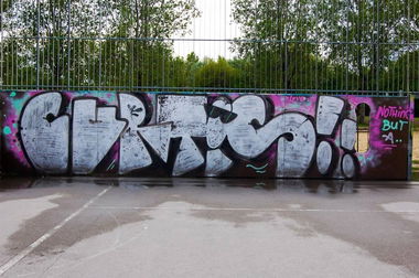 Graffiti Bombing in Wien - Photo by okeey - Curtis