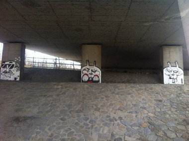 Graffiti Bombing in Wien - Photo by okeey - Nychos