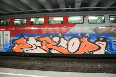 Graffiti Train in Wien - Photo by okeey