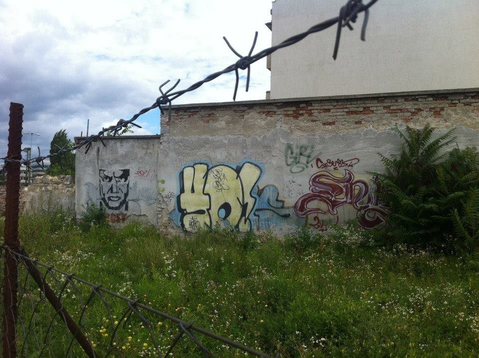 Graffiti Bombing - Photo by okeey