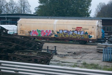Graffiti Train in Wien - Photo by okeey - Aslak