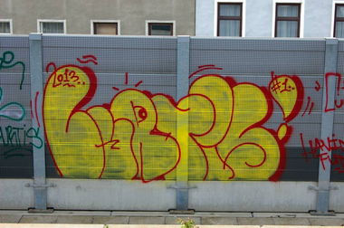 Graffiti Bombing in Austria - Photo by okeey - curtis, Line, Wien