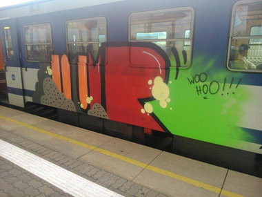 Graffiti Train in Wien - Photo by okeey - Line, Wien, Vienna