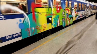 Graffiti Train in Wien - Photo by okeey - Trainbombing, Wien, Vienna (2014)