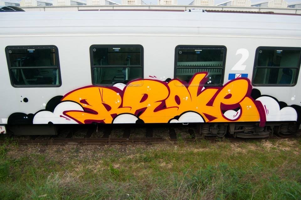 Graffiti Train in Wien - Photo by okeey - Broke