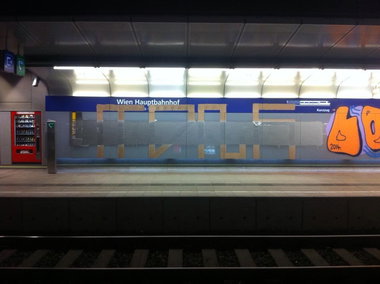 Graffiti Bombing in Wien - Photo by okeey