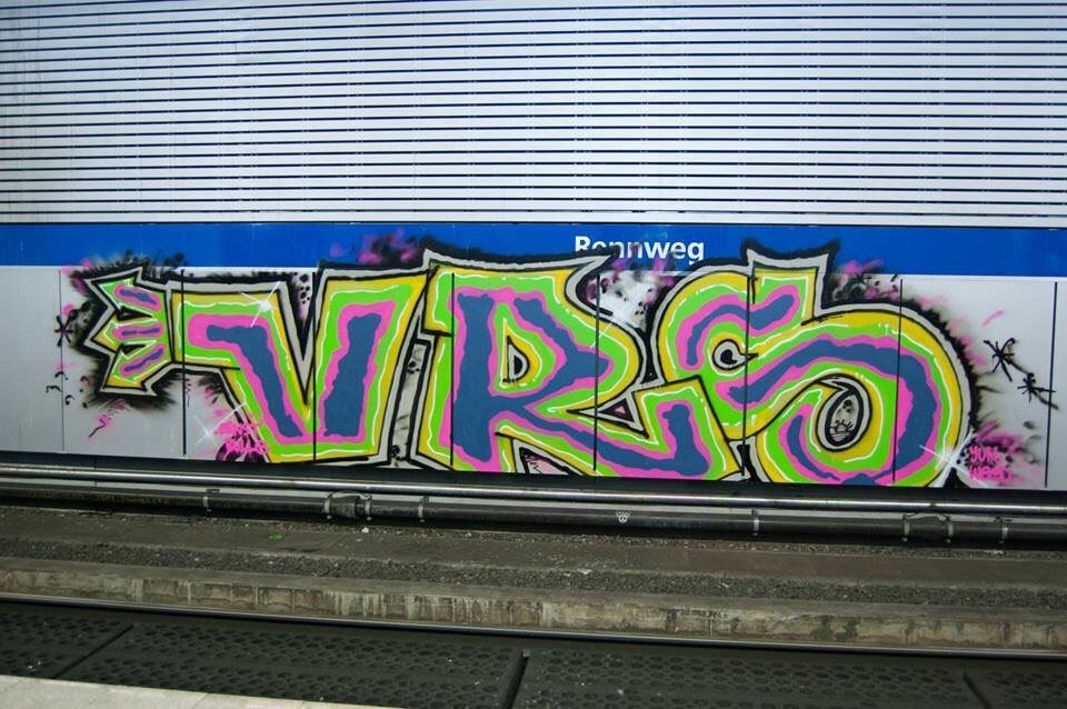 Graffiti Bombing in Wien - Photo by okeey - VRS, Line, Wien (2014)