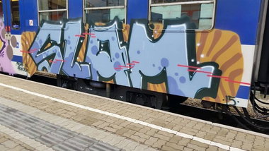 Graffiti Train in Wien - Photo by okeey - Line, Wien, Vienna