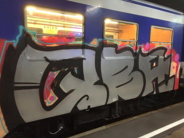 Graffiti Train in Wien - Photo by okeey - Line, Wien, Vienna