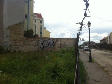 Graffiti Bombing - Photo by okeey