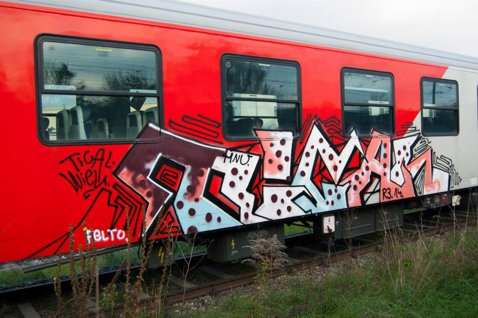 Graffiti Train in Wien - Photo by okeey