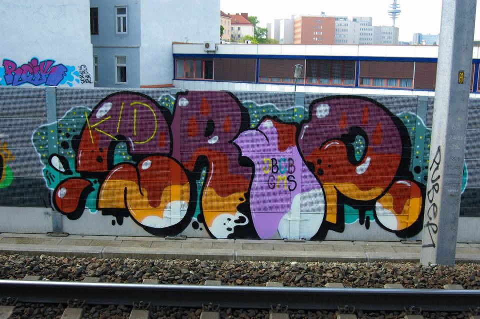 Graffiti Bombing in Austria - Photo by okeey - Crap, Line, Wien