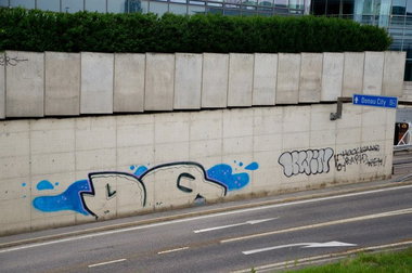 Graffiti Bombing - Photo by okeey