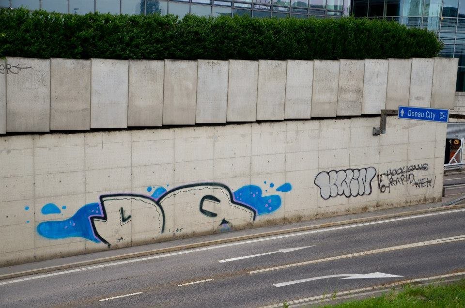 Graffiti Bombing - Photo by okeey
