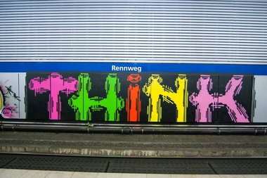 Graffiti Bombing in Wien - Photo by okeey - Think, Line, Wien (2014)