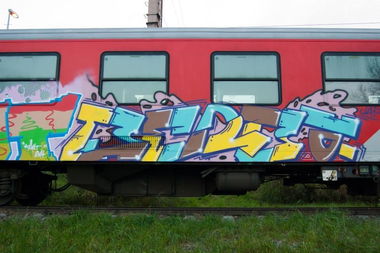 Graffiti Train in Wien - Photo by okeey