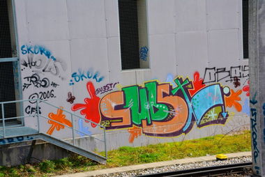 Graffiti Bombing in Wien - Photo by okeey - Substi