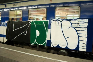 Graffiti Train in Wien - Photo by okeey