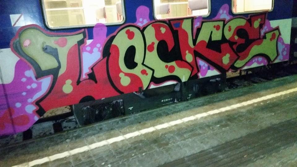 Graffiti Train in Wien - Photo by okeey - Line, Wien, Vienna