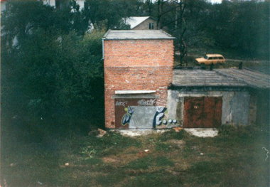 Graffiti Bombing - Photo by okie735 - afc, 735, okie (2004)