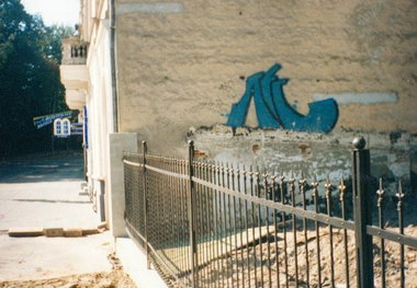 Graffiti Bombing - Photo by okie735 - afc, 735, okie (2004)