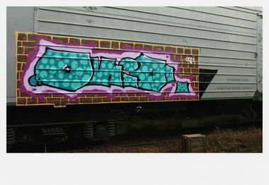 Graffiti Train - Photo by okis12 - okis (2014)