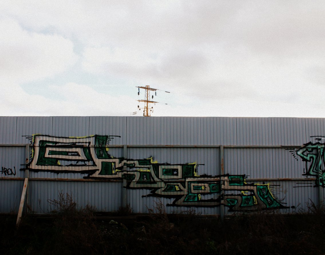 Graffiti Bombing - Photo by okis12 - okis96 (2013)