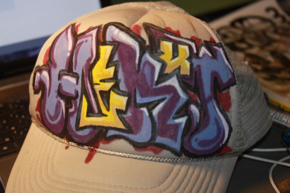 Graffiti Artwork in Moscow - Photo by okser - cap, yelow (2012)