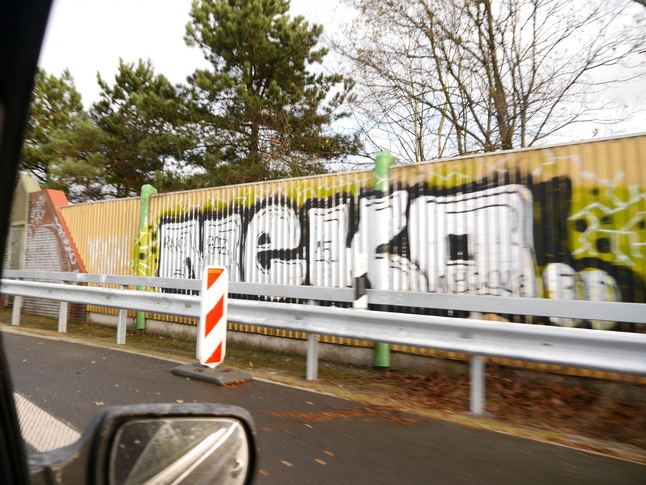 Graffiti Bombing - Photo by oldenburgcity - neko (2015)