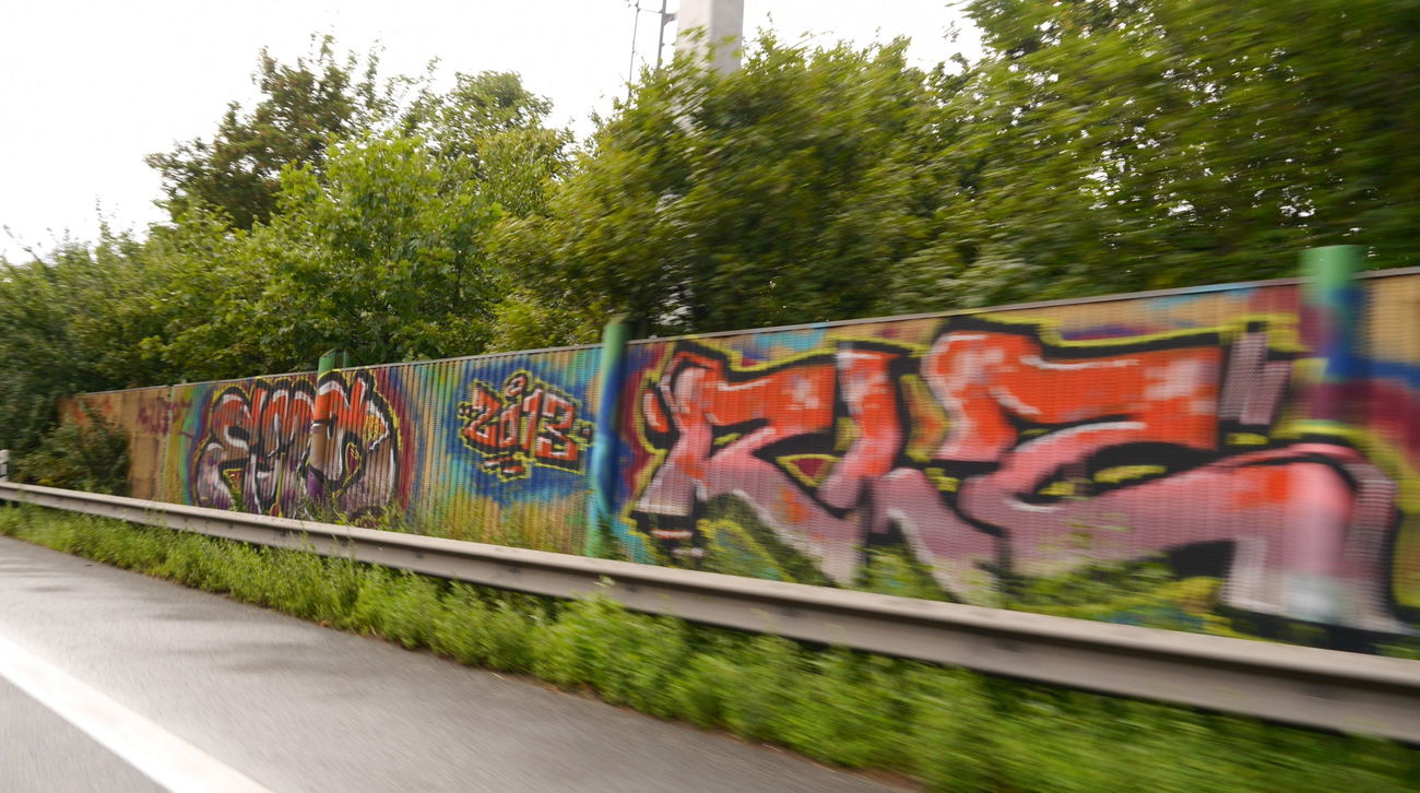 Graffiti Bombing - Photo by oldenburgcity - ems, rlz (2013)