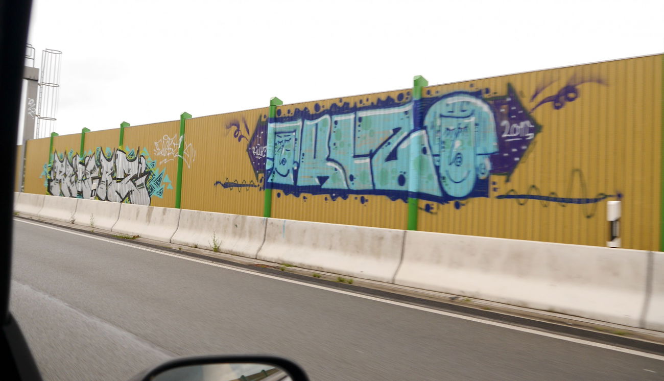 Graffiti Bombing - Photo by oldenburgcity - rlz (2015)