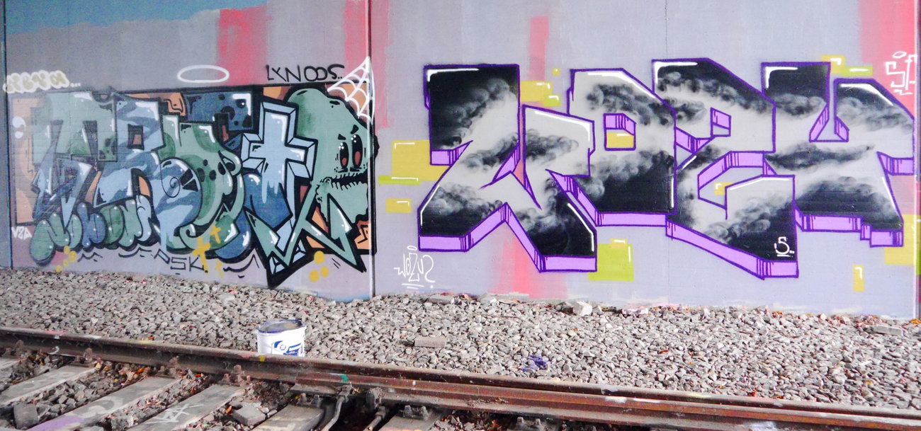 Graffiti Wall - Photo by oldenburgcity - trust, wozu