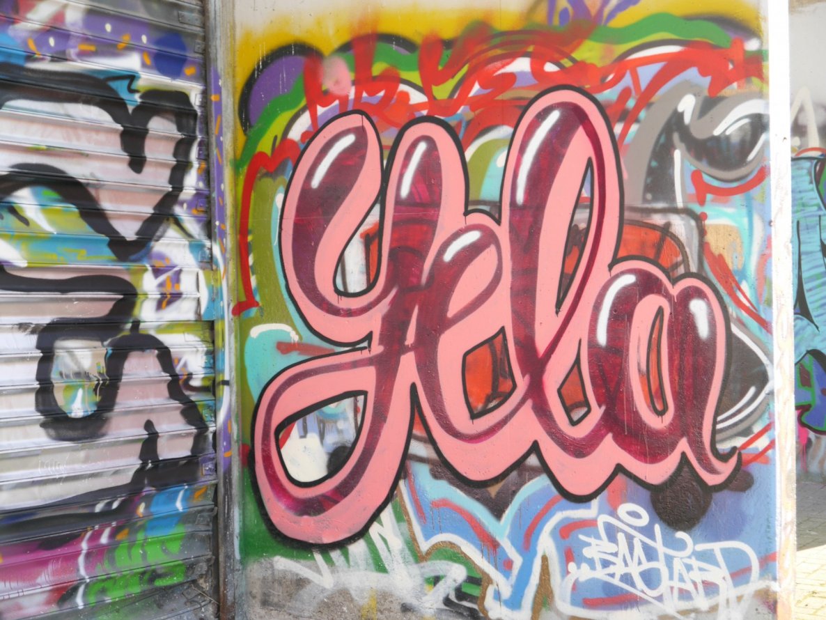 Graffiti Bombing - Photo by oldenburgcity - yela