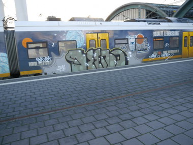 Graffiti Train - Photo by oldenburgcity - leeno, leenoe (2014)