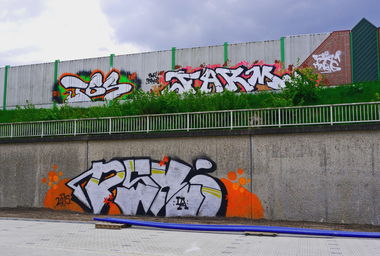Graffiti Bombing - Photo by oldenburgcity - tgs, farm, psk (2015)