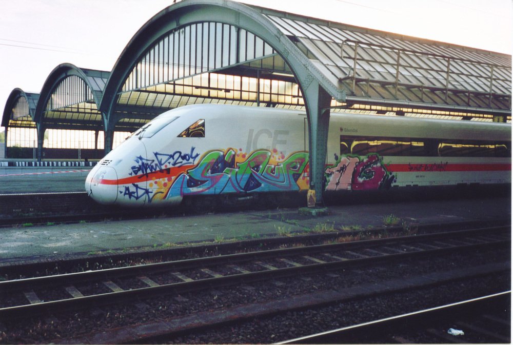 Graffiti Train in Oldenburg - Photo by oldenburgcity - sirup, ng (2004)