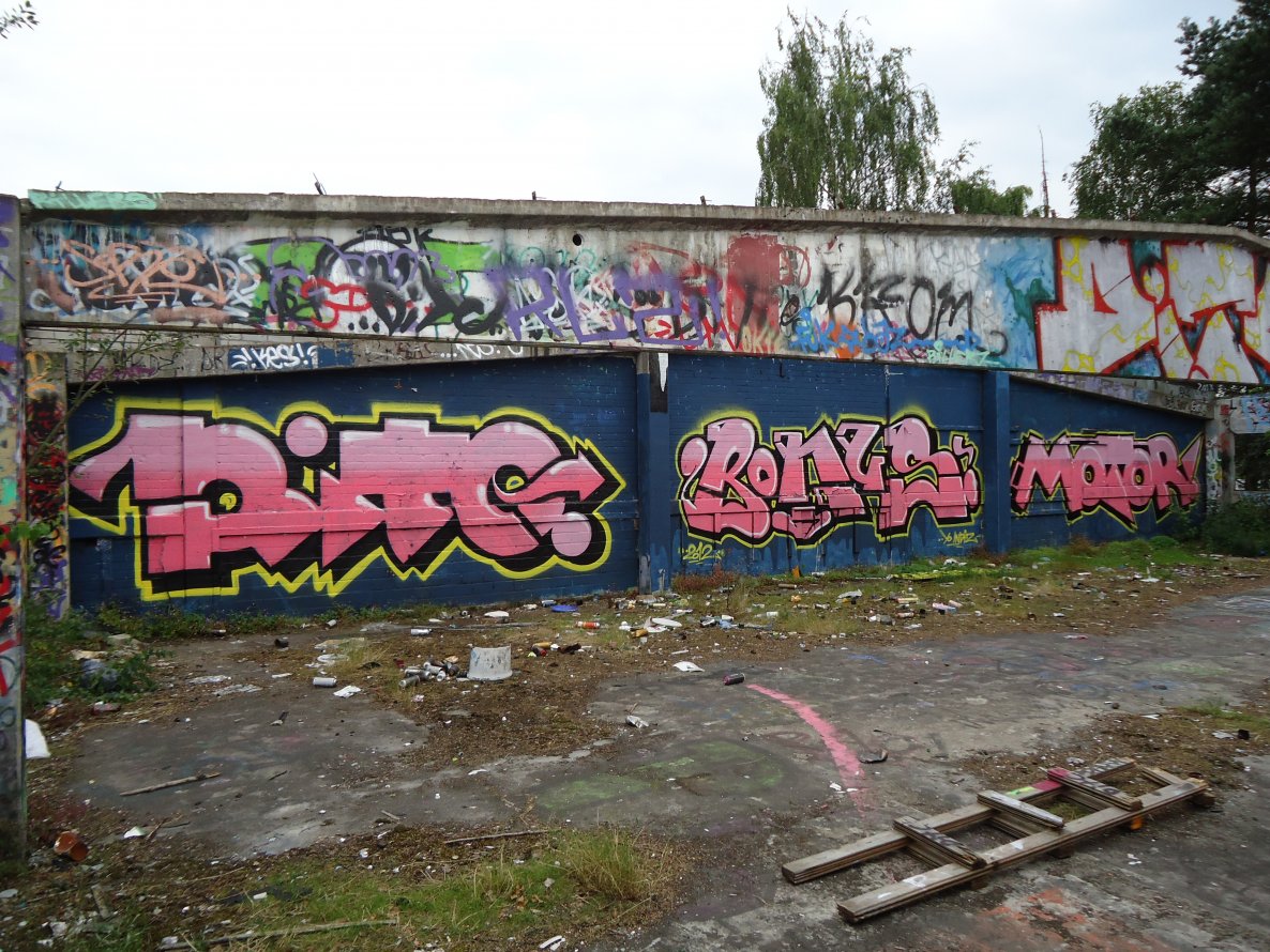 Graffiti Wall in Oldenburg - Photo by oldenburgcity - rito, bonus, motor (2012)