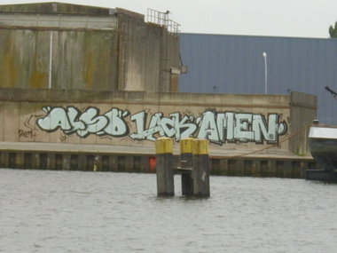 Graffiti Bombing in Oldenburg - Photo by oldenburgcity - also, lack, amen (2011)