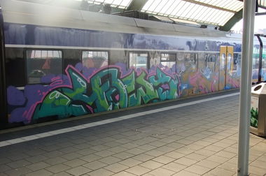 Graffiti Train in Oldenburg - Photo by oldenburgcity - howy, enik