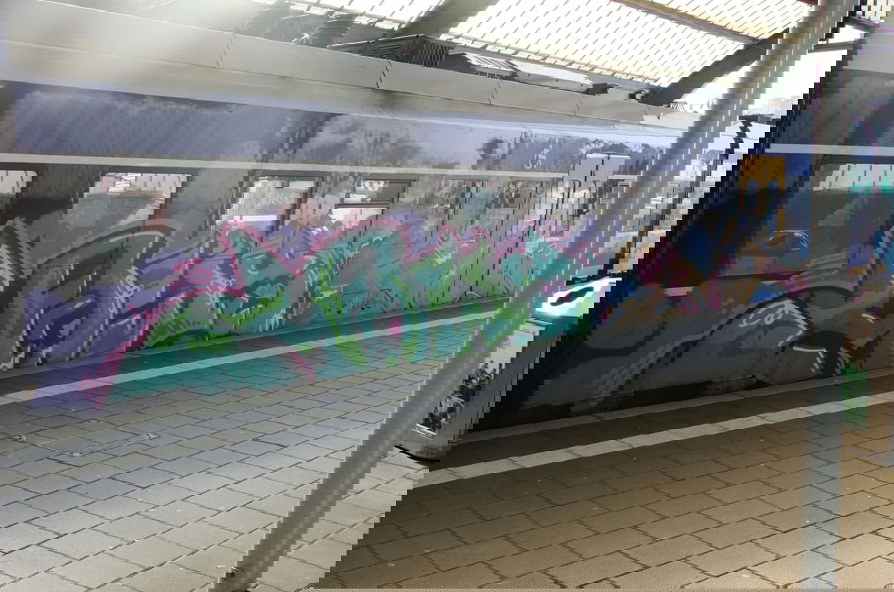 Graffiti Train in Oldenburg - Photo by oldenburgcity - howy, enik