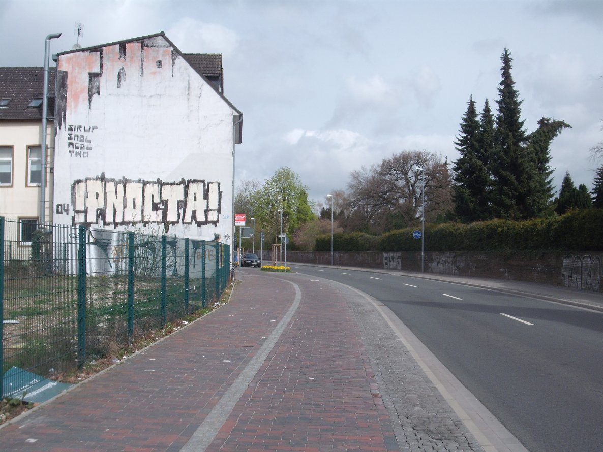 Graffiti Bombing in Oldenburg - Photo by oldenburgcity - pnd, cta, two